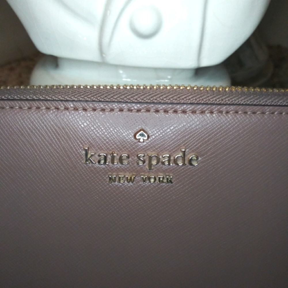 Kate Spade NWOT Taupe Large Leather Continental Zip Around Leather Wallet - Picture 2 of 13